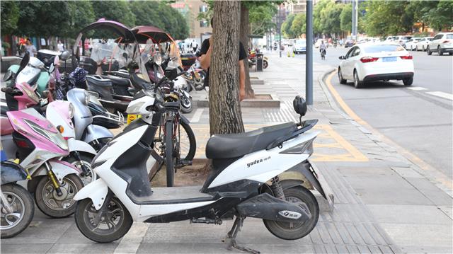 乱停车(1).jpg