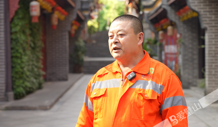 清洁工人 黄坤银.jpg