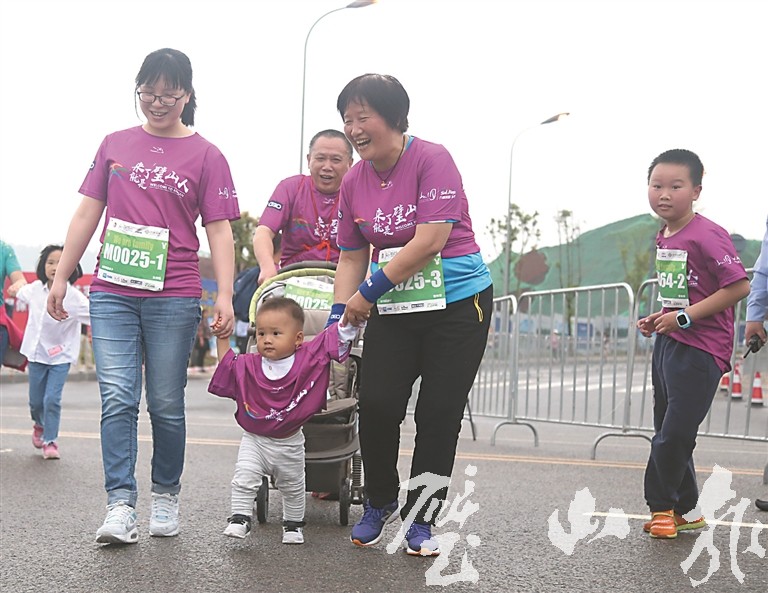 d208a6bf904d47aead641cbe4ea4db3f.jpg