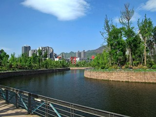 清澈的璧南河